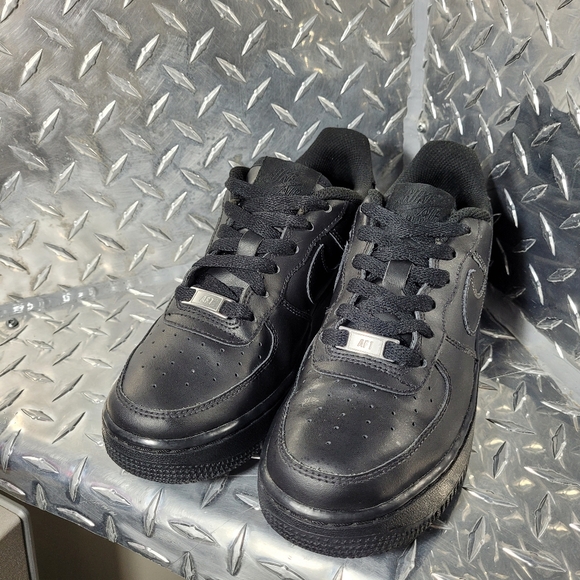 Nike Air Force One low tops - Picture 4 of 8